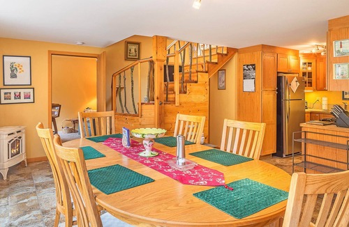 Grayland Cabin | Cozy 2BR cabin near beach with deck & fireplace.
