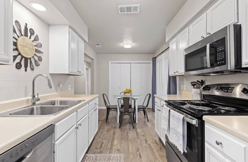 University Park Apartment | Cozy 2BR Comfort Near Texas A&M EV-Friendly