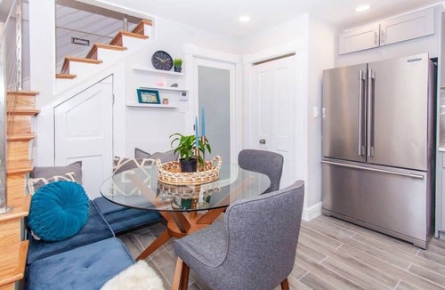 Highland Park House | Cozy 2BR Fort Hill Apartment | Near the T