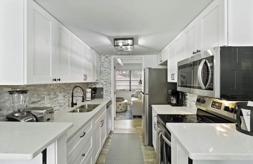 Palmetto Dunes Cottage | Cozy 2BR Hilton Head Townhome w/Pool Access