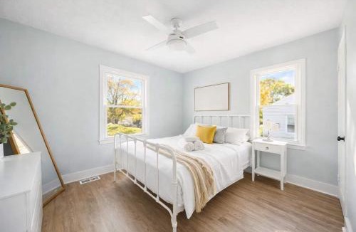 Clifton Heights House | Cozy 2BR Home Near Downtown w Backyard & Parking