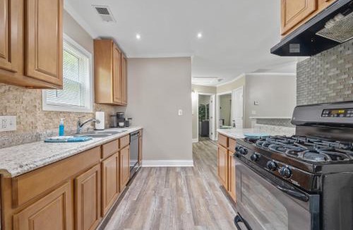 Capitol View House | Cozy 2BR House in vibrant ATL
