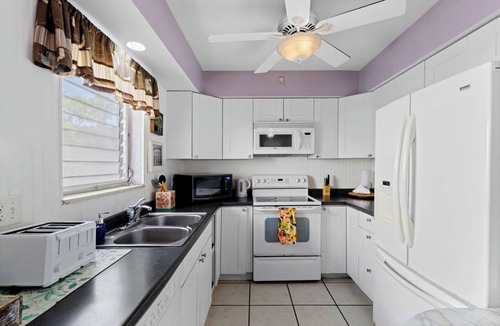 Downtown Hollywood Apartment | Cozy 2BR in Hollywood FL Pet Friendly