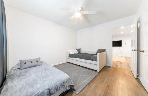 Sandwich Apartment | Cozy 2BR in Sandwich | Kitchen + Smart TV