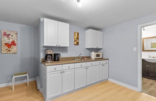 St. John's Apartment | Cozy 2BR Loft Fast WiFi Parking
