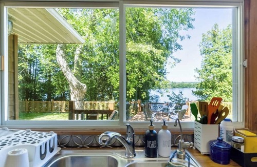 Plantagenet House | Cozy 2BR + Loft | Game Room & River Nearby