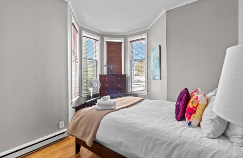 Waterford Valley Apartment | Cozy 2BR Loft Parking Wi-Fi
