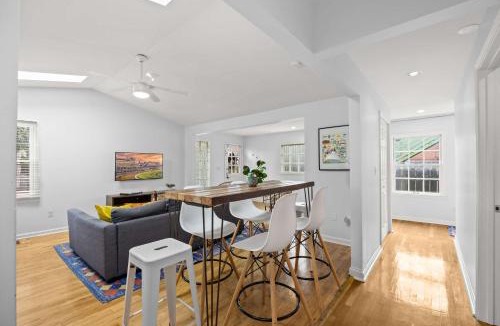 Cherokee Triangle Apartment | Cozy 2BR Near Bourbon Trail + Backyard Access