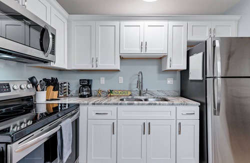 North Camellia Acres House | Cozy 2BR Norfolk Stay Pets Welcome Wi-Fi