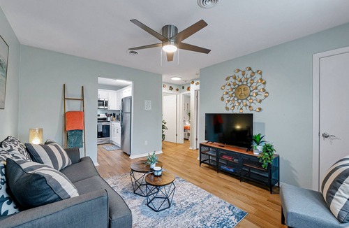 North Camellia Acres House | Cozy 2BR Norfolk Stay Pets Welcome Wi-Fi
