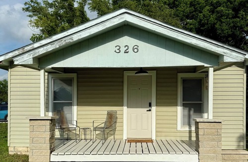 Winfield House | Cozy 2BR- On Southwestern Campus