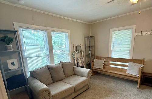 Winfield House | Cozy 2BR- On Southwestern Campus