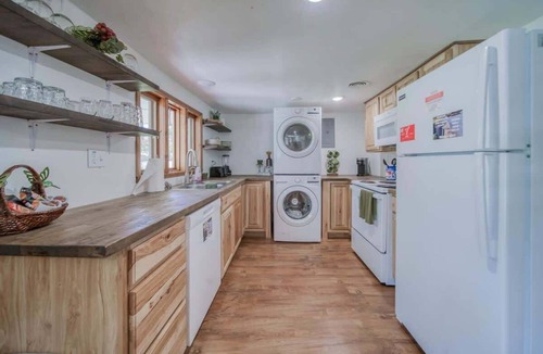 St. James House | Cozy 2BR Retreat | Fenced Yard | Pet-Friendly