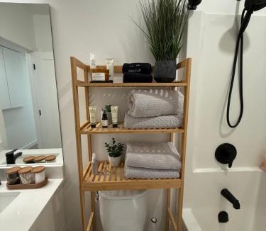 Saskatoon House | Cozy 2BR retreat in Rosewood