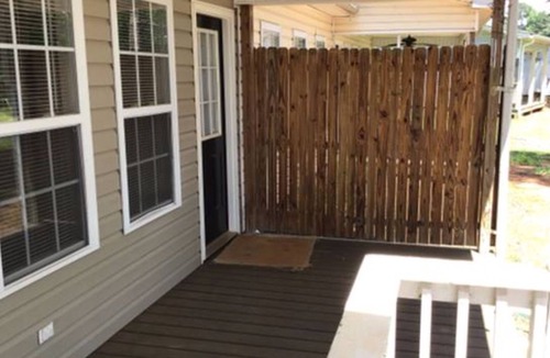 Eatonton House | Cozy 2BR Townhouse in a quiet cove on Lake Oconee
