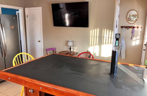 Leavenworth House | Cozy 2BR w/King Bed + Yard Near Fort Leavenworth