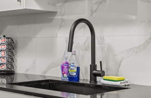 Southeast Calgary House | Cozy 2BR, Wolf Willow SE, close to HWY