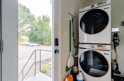 Fairland Apartment | Cozy 2BR1BA apt in SilverSpeing