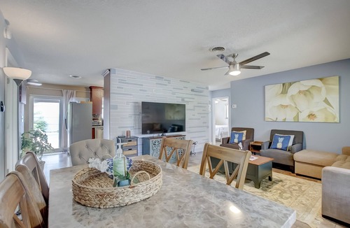 Coral Heights House | Cozy 3 bdr house is centrally located with heated pool