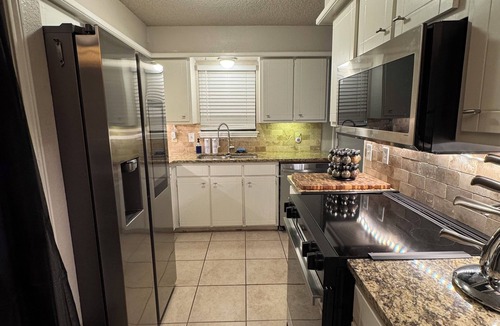 Lubbock House | Cozy 3-Bed, 2-Bath Home in South Lubbock with Modern Upgrades & Cozy Living Room