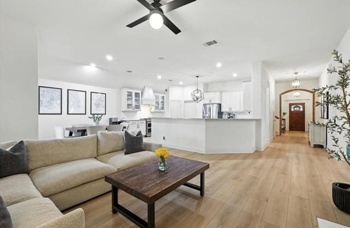 Fort Worth Cultural District House | Cozy 3-bed/3-FullBath in the cultural district blocks from iconic Dickies Arena
