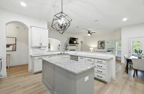 Fort Worth Cultural District House | Cozy 3-bed/3-FullBath in the cultural district blocks from iconic Dickies Arena