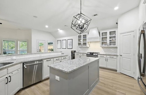 Fort Worth Cultural District House | Cozy 3-bed/3-FullBath in the cultural district blocks from iconic Dickies Arena