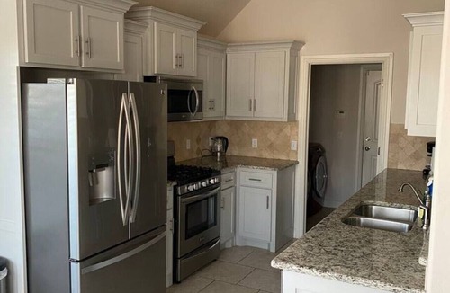 Wheatland House | Cozy 3 Bed Home in Gated Community