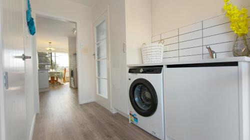 Kelston Villa | Cozy 3-Bed Home with Backyard near LynnMall