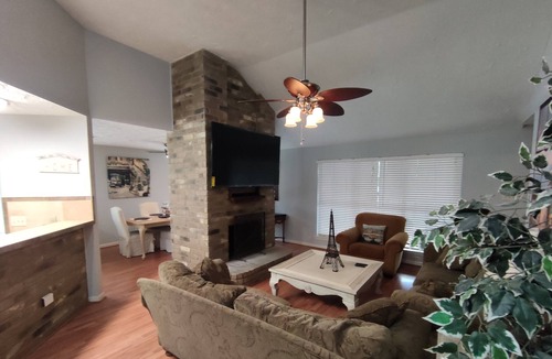 Highlands House | Cozy 3 bed home with a touch of Paris
