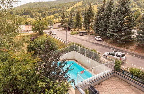 La Salle-les-Alpes Apartment | Cozy 3-Bedroom Apartment for 6 with Pool, Parking, Near Ski Lifts in La Salle Les Alpes