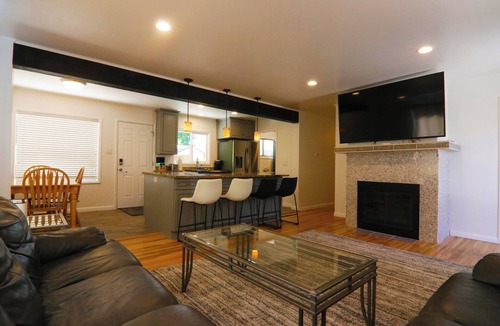 Cottonwood Heights House | Cozy 3 bedroom. Sleeps up to 10. Child friendly and close to canyons.