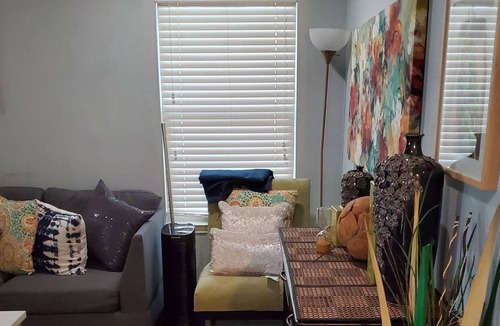 Fate House | Cozy 3-bedroom 2 Bath Bungalow with free parking.
