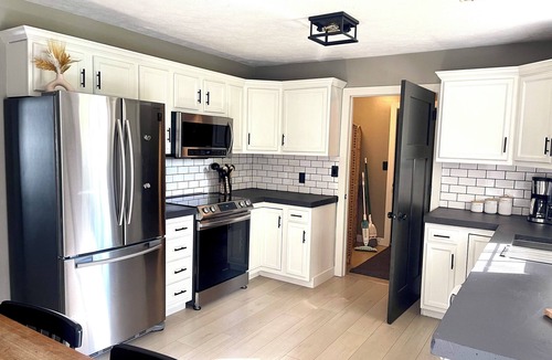Marion House | Cozy 3-Bedroom, 2 bath Getaway in the Heart of Marion, Illinois