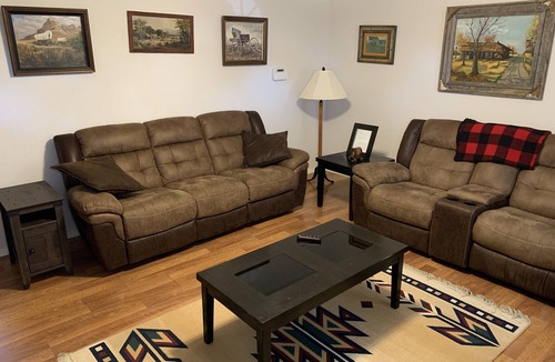 Antlers House | Cozy 3 bedroom 2 bath residential home with patio
