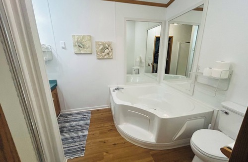 Bryan House | Cozy 3 Bedroom/2 Bath