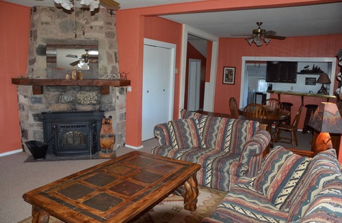 Cloudcroft Cabin | Cozy 3 bedroom 2 bath historic Cabin Retreat perfect location!