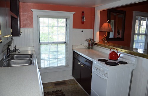 Cloudcroft Cabin | Cozy 3 bedroom 2 bath historic Cabin Retreat perfect location!