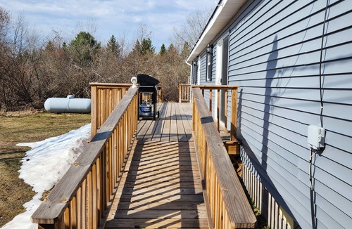 Rockland House | Cozy 3 Bedroom 2 bath Trailside Bungalow