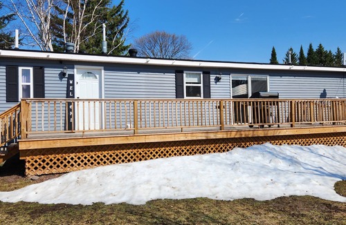 Rockland House | Cozy 3 Bedroom 2 bath Trailside Bungalow