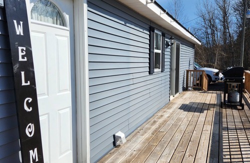 Rockland House | Cozy 3 Bedroom 2 bath Trailside Bungalow