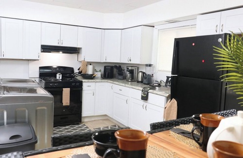 Kingston House | Cozy 3 bedroom apartment in the heart of the Wyoming Valley