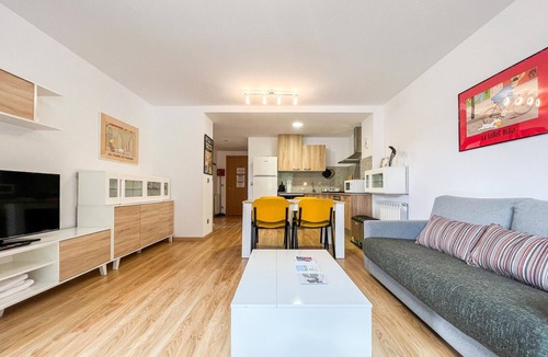 Arinsal Apartment | Cozy 3-Bedroom Apartment in Arinsal with Parking