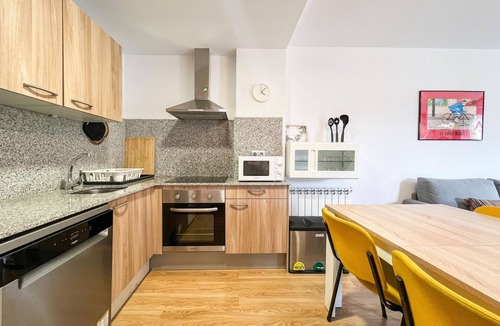 Arinsal Apartment | Cozy 3-Bedroom Apartment in Arinsal with Parking