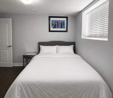 Mount Pleasant Apartment | Cozy 3 Bedroom Basement Suite in Caledon with Private Access, Full Kitchen, WiFi, Laundry and Basketball Court - 5 Min to Brampton - Great for Families & Long Stays!