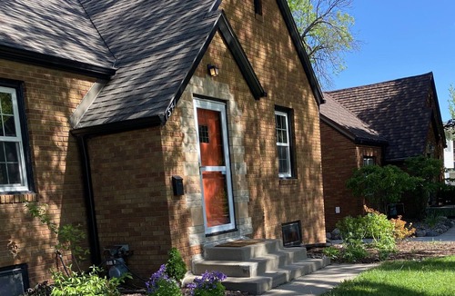 Beaverdale House | Cozy 3-bedroom Beaverdale Brick