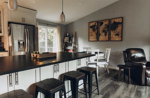 North Creek House | Cozy 3-Bedroom Bothell Home with Central AC