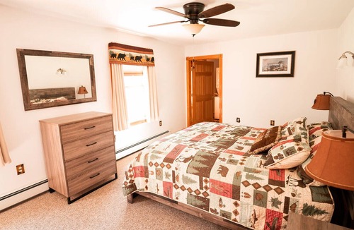 Indian Lake Cabin | Cozy 3 Bedroom Cabin in Indian Lake