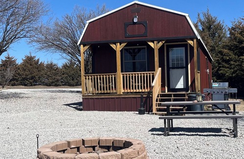 Douglass Cabin | Cozy 3-bedroom cabin in serene Douglass with WiFi, AC