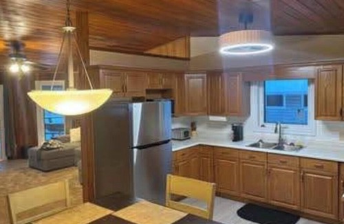 Gimli Cabin | Cozy 3-bedroom cabin in adorable Gimli, Manitoba